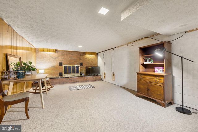 51 CHURCH RD, Edinburg, VA 22824