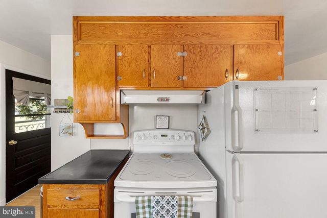 51 CHURCH RD, Edinburg, VA 22824