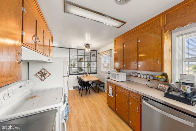 51 CHURCH RD, Edinburg, VA 22824