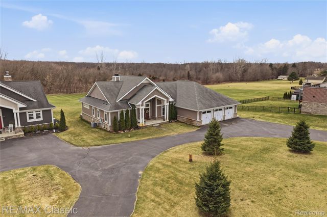 2901 Sleeth Road, Commerce Charter Township, MI 48382