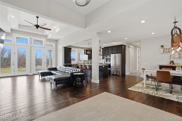 2901 Sleeth Road, Commerce Charter Township, MI 48382