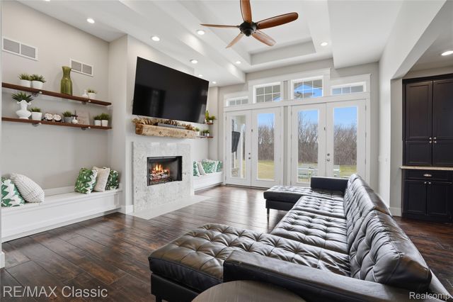 2901 Sleeth Road, Commerce Charter Township, MI 48382