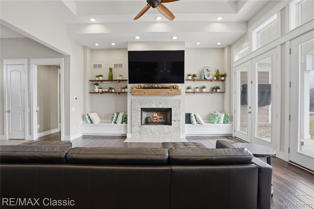 2901 Sleeth Road, Commerce Charter Township, MI 48382