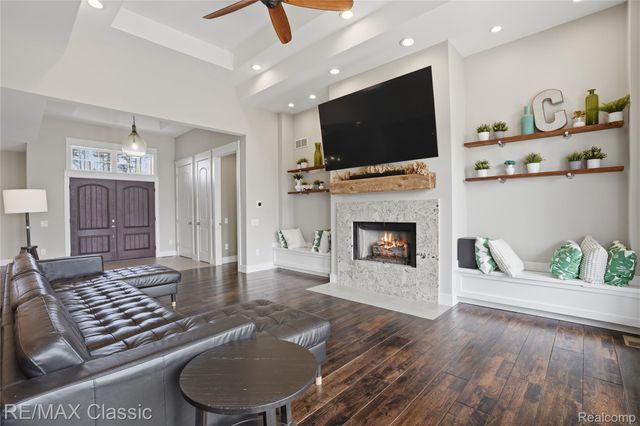 2901 Sleeth Road, Commerce Charter Township, MI 48382