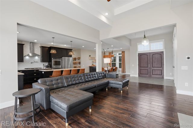 2901 Sleeth Road, Commerce Charter Township, MI 48382