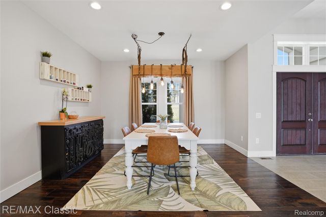 2901 Sleeth Road, Commerce Charter Township, MI 48382