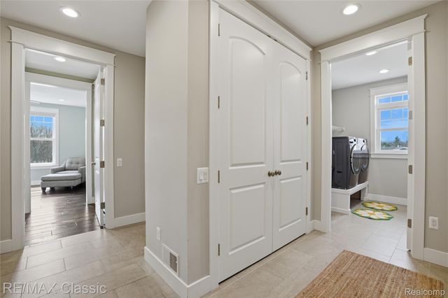 2901 Sleeth Road, Commerce Charter Township, MI 48382