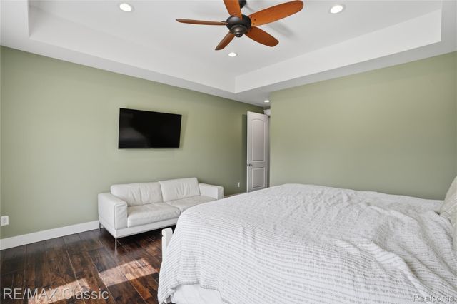 2901 Sleeth Road, Commerce Charter Township, MI 48382