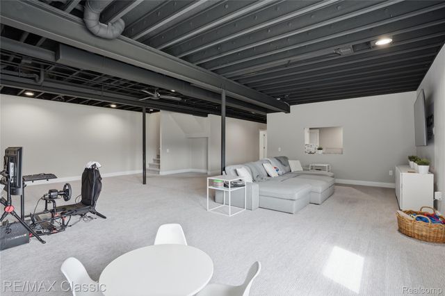 2901 Sleeth Road, Commerce Charter Township, MI 48382