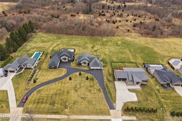 2901 Sleeth Road, Commerce Charter Township, MI 48382