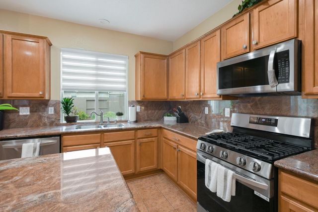 2136 Catherwood Way, Sacramento, CA 95835