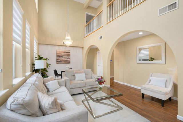 2136 Catherwood Way, Sacramento, CA 95835