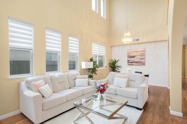 2136 Catherwood Way, Sacramento, CA 95835