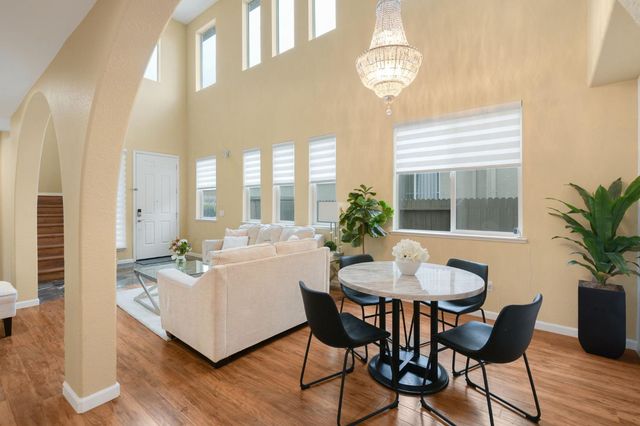 2136 Catherwood Way, Sacramento, CA 95835