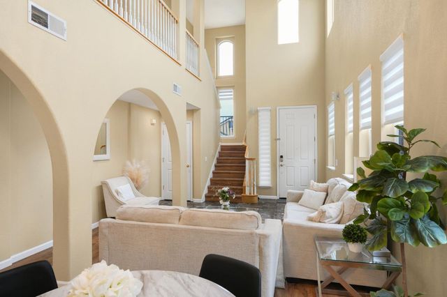 2136 Catherwood Way, Sacramento, CA 95835