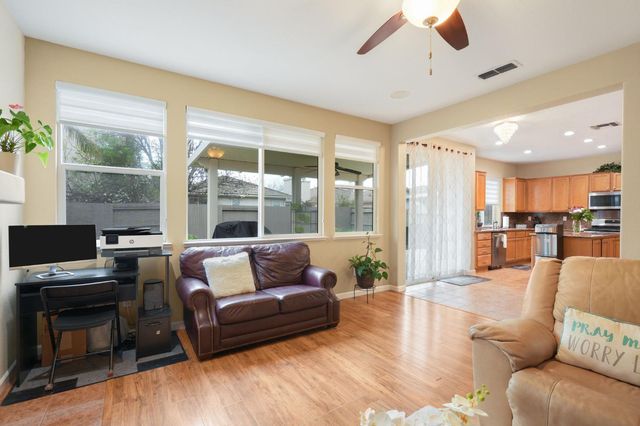 2136 Catherwood Way, Sacramento, CA 95835