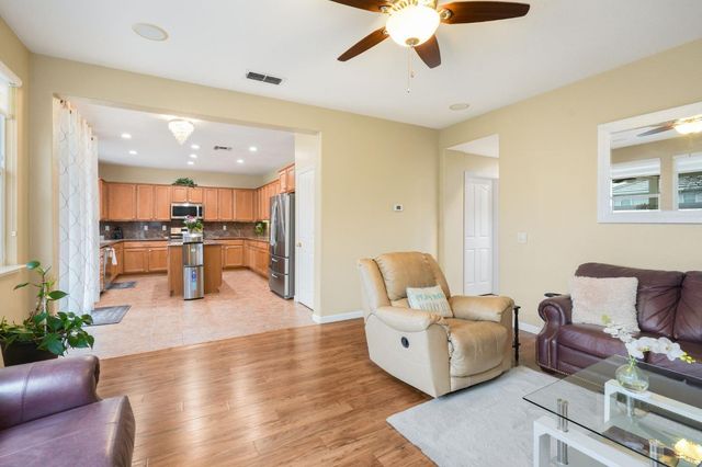 2136 Catherwood Way, Sacramento, CA 95835