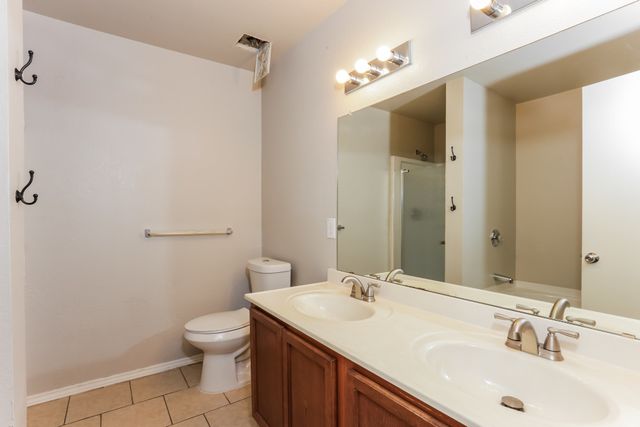 1413 Erin Drive, Burleson, TX 76028