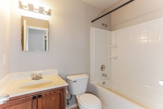 1413 Erin Drive, Burleson, TX 76028