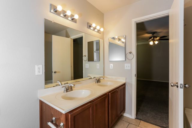 1413 Erin Drive, Burleson, TX 76028