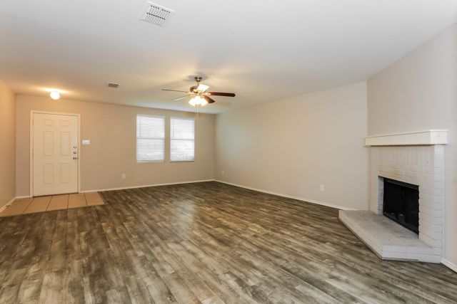 1413 Erin Drive, Burleson, TX 76028