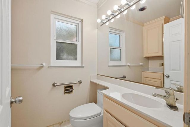 1204 Mcfarlane Lane, Hayward, CA 94544