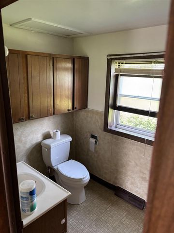 202 Erickson Street, Elroy, WI 53929