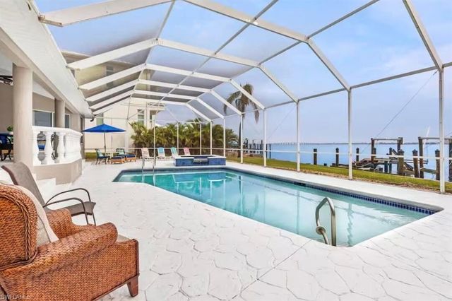 5701 Riverside DR, Cape Coral, FL 33904