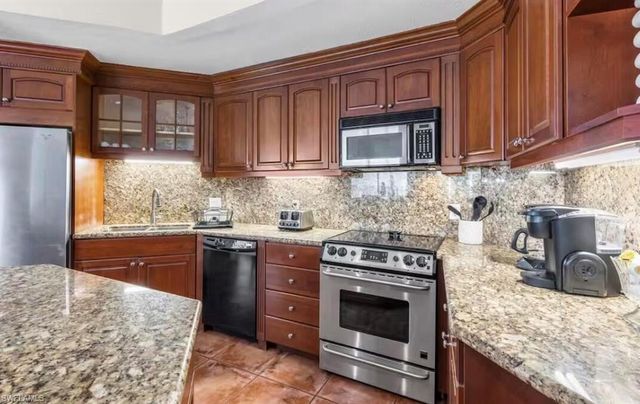 5701 Riverside DR, Cape Coral, FL 33904