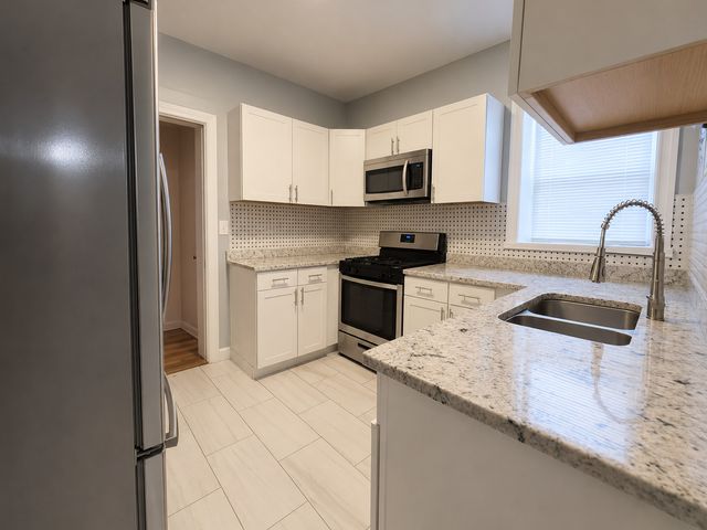 5020 W OHIO Street, Chicago, IL 60644