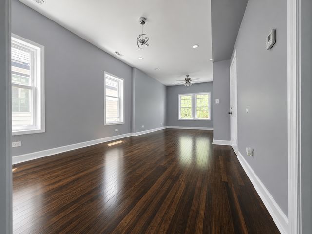 5020 W OHIO Street, Chicago, IL 60644