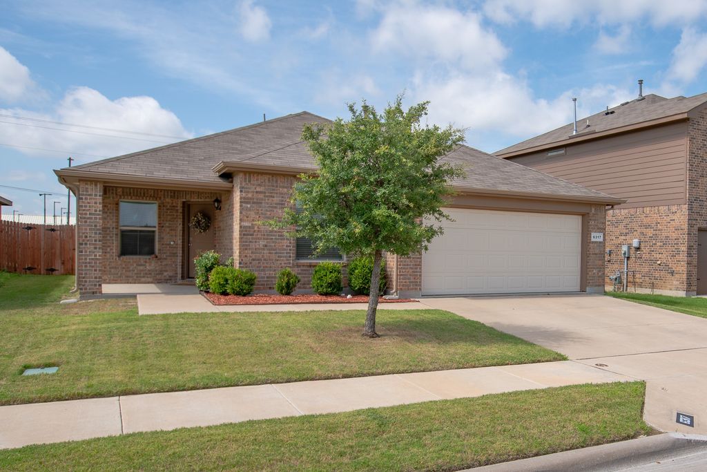 6317 Pontoon Street, Fort Worth, TX 76179