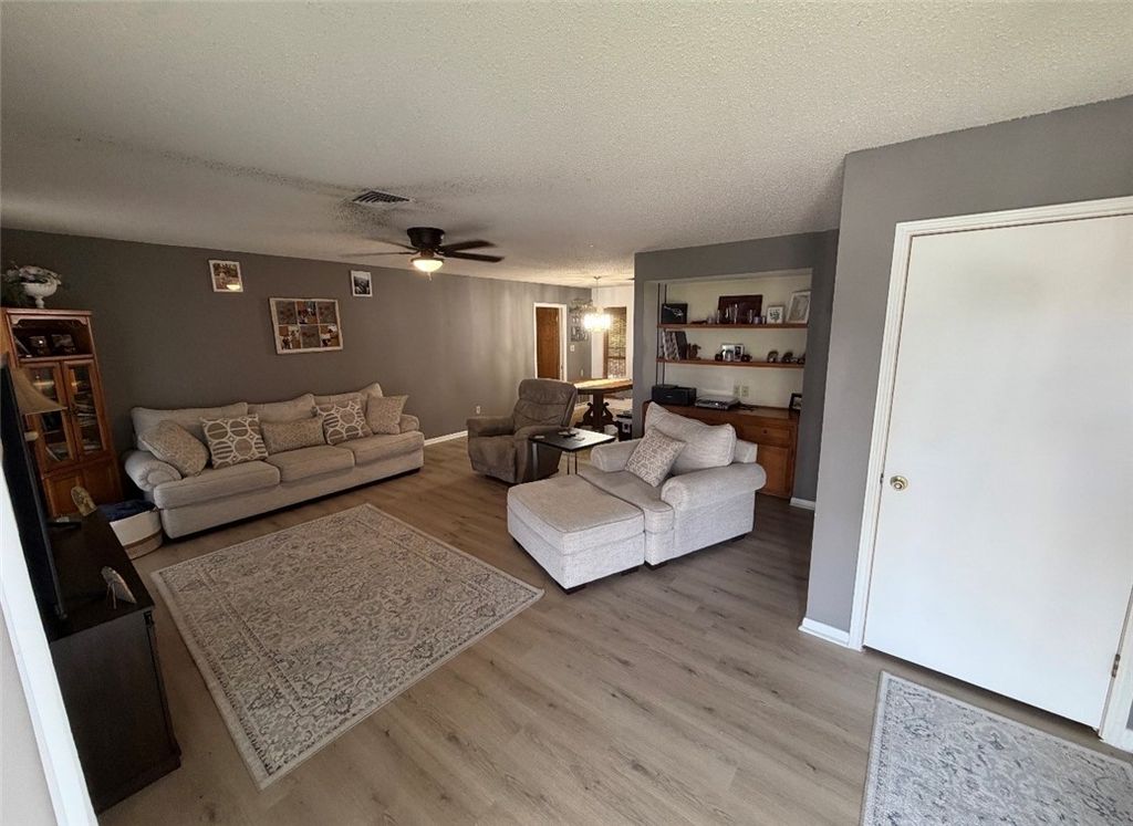 225 N Sehorn St, Sinton, TX 78387 — photo 3