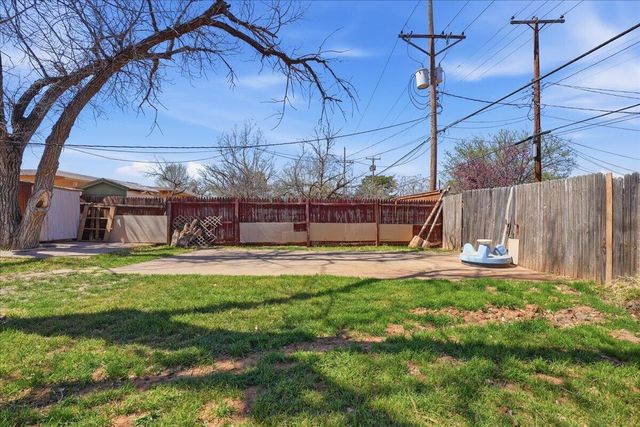 2706 68th Street, Lubbock, TX 79413