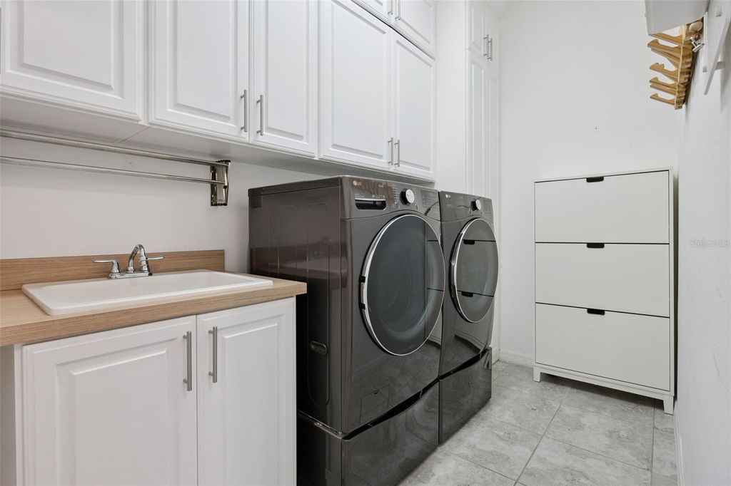 Image 22 of property listing at 15432 GILLIGAN COURT, Winter Garden, FL 34787