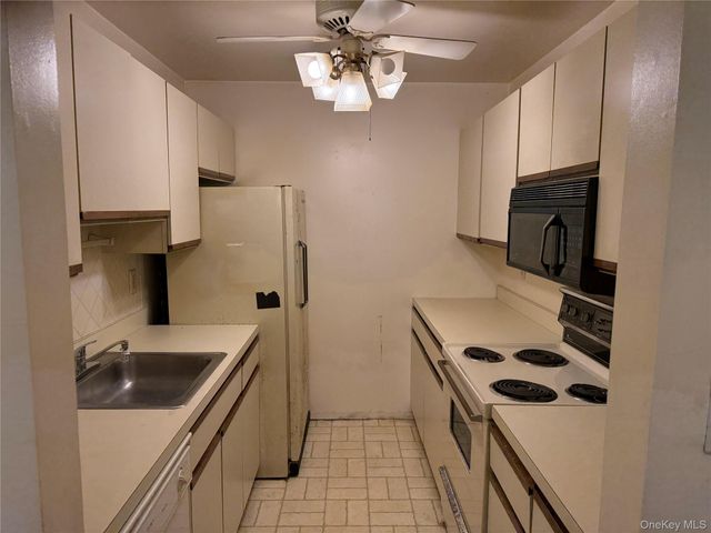 341 Woodland Court, Coram, NY 11727