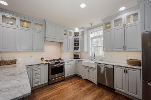 1 Greenfield Parkway, Bedford, NH 03110
