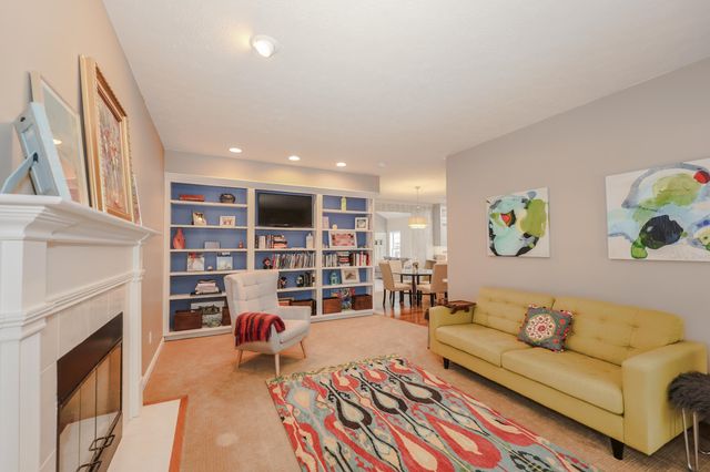 1 Greenfield Parkway, Bedford, NH 03110