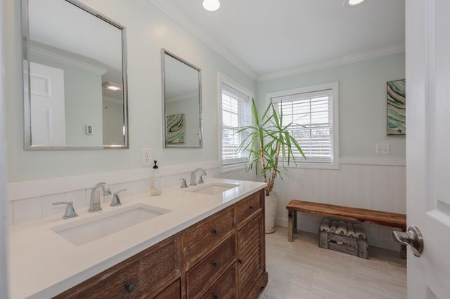 1 Greenfield Parkway, Bedford, NH 03110