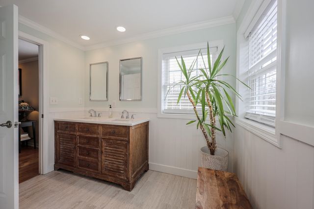 1 Greenfield Parkway, Bedford, NH 03110