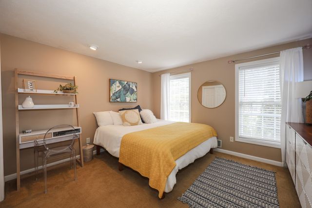 1 Greenfield Parkway, Bedford, NH 03110