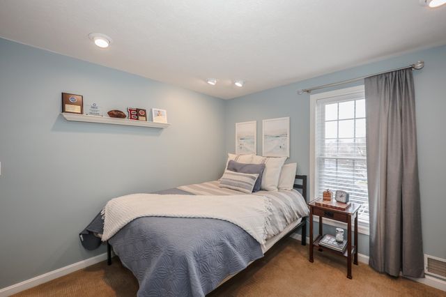 1 Greenfield Parkway, Bedford, NH 03110