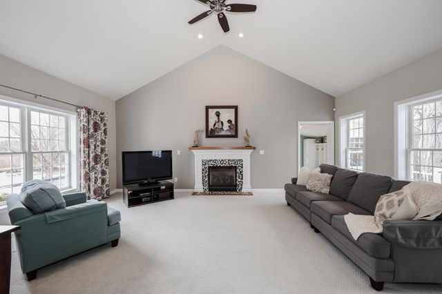 1 Greenfield Parkway, Bedford, NH 03110