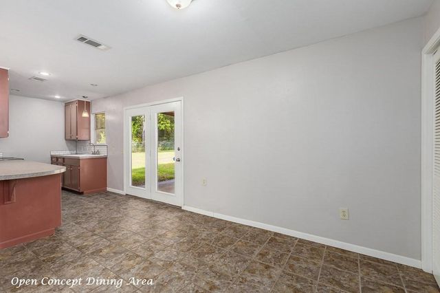 107 Eastwood Place, Lufkin, TX 75901