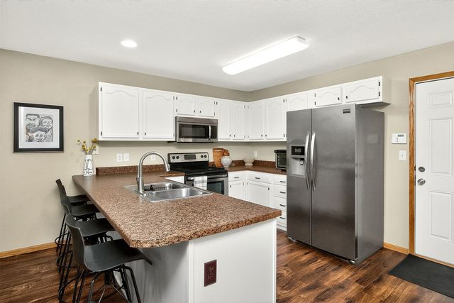 1400 S 52nd Street 33, West Des Moines, IA 50265