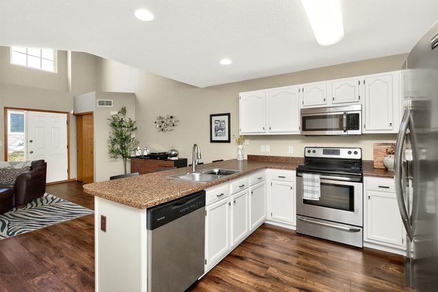 1400 S 52nd Street 33, West Des Moines, IA 50265