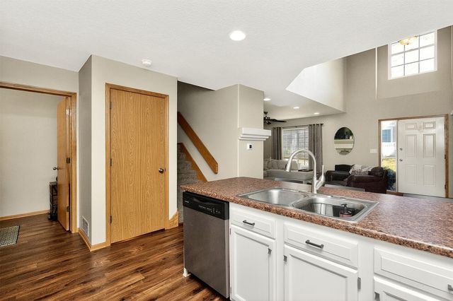 1400 S 52nd Street 33, West Des Moines, IA 50265