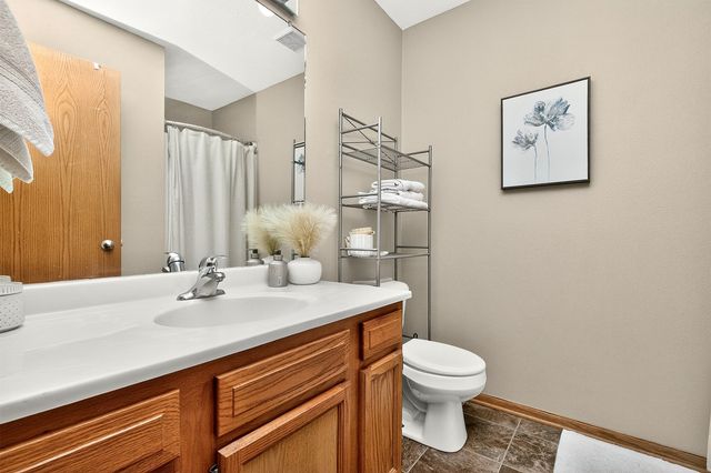 1400 S 52nd Street 33, West Des Moines, IA 50265