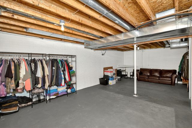 1400 S 52nd Street 33, West Des Moines, IA 50265