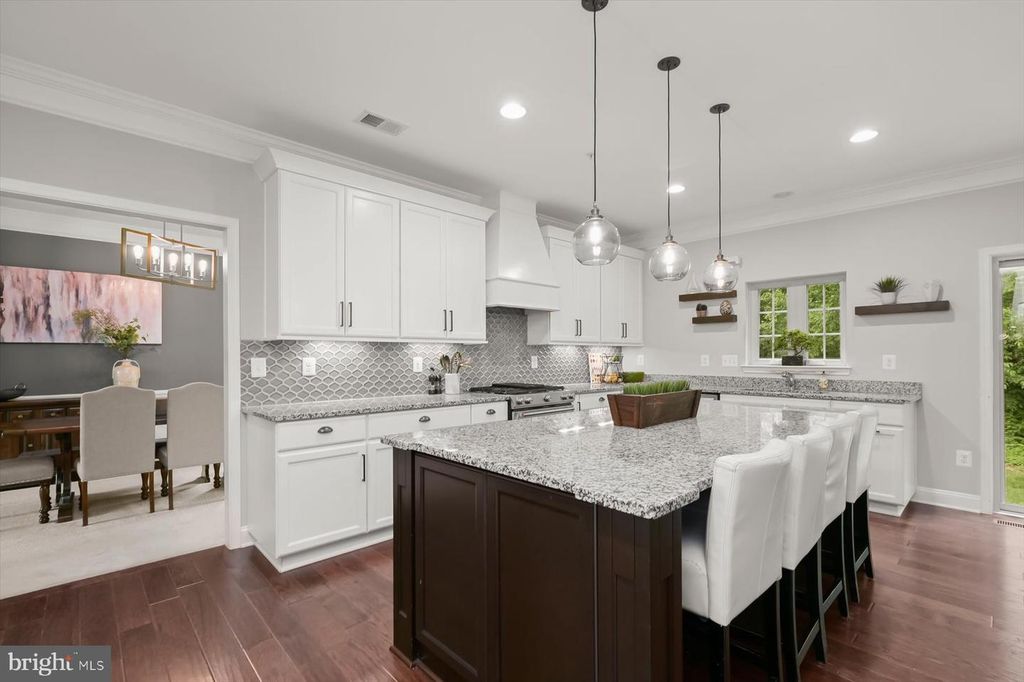 Image 14 of property listing at 5814 BELLANCA DR, Elkridge, MD 21075